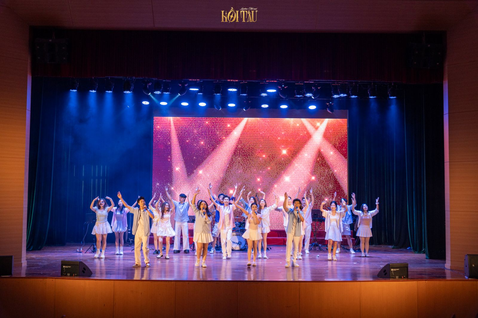 Đắm chìm trong giai điệu thanh xuân cùng Liveshow Hát 2026: Hồi Tấu