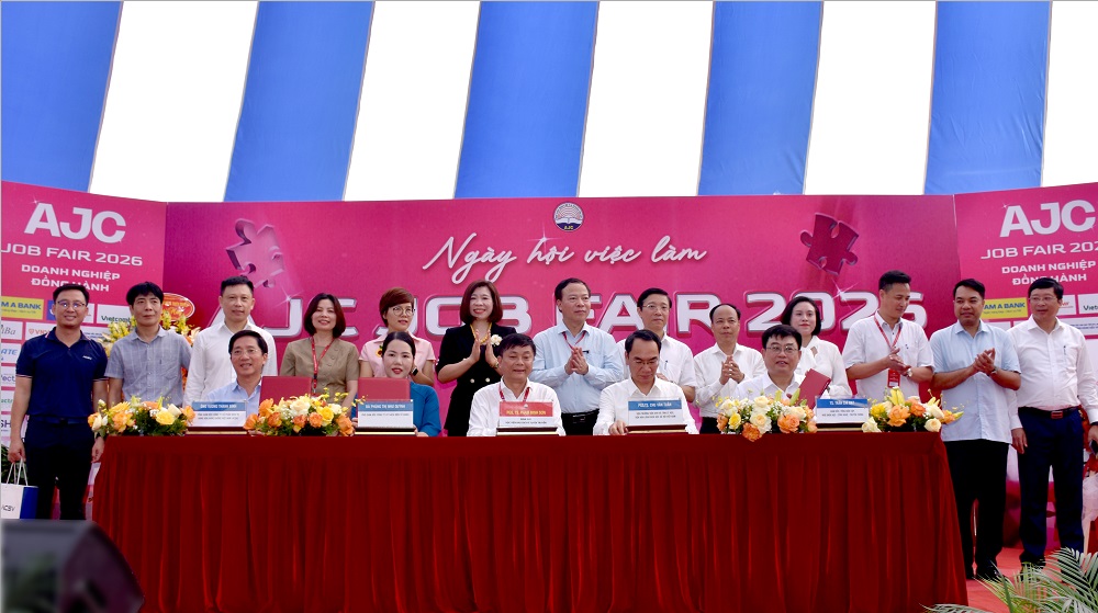 Khoa Kinh tế chính trị tích cực tham gia Ngày hội Việc làm – AJC Job Fair 2026