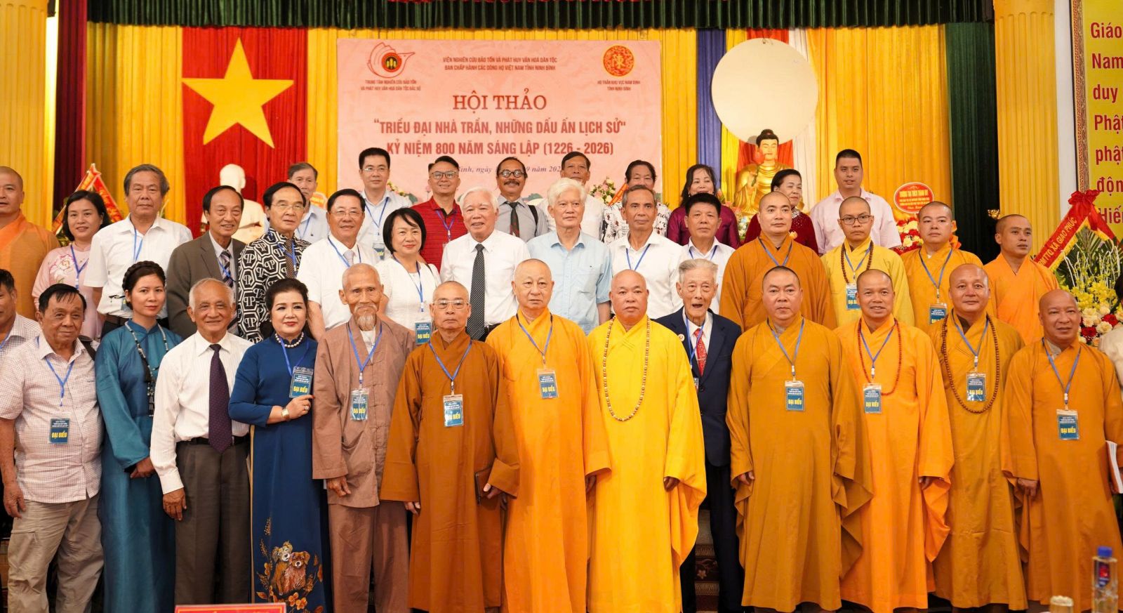 HÀO KHÍ ĐÔNG A VỌNG GIỮA MÙA THU HOÀNH NHA