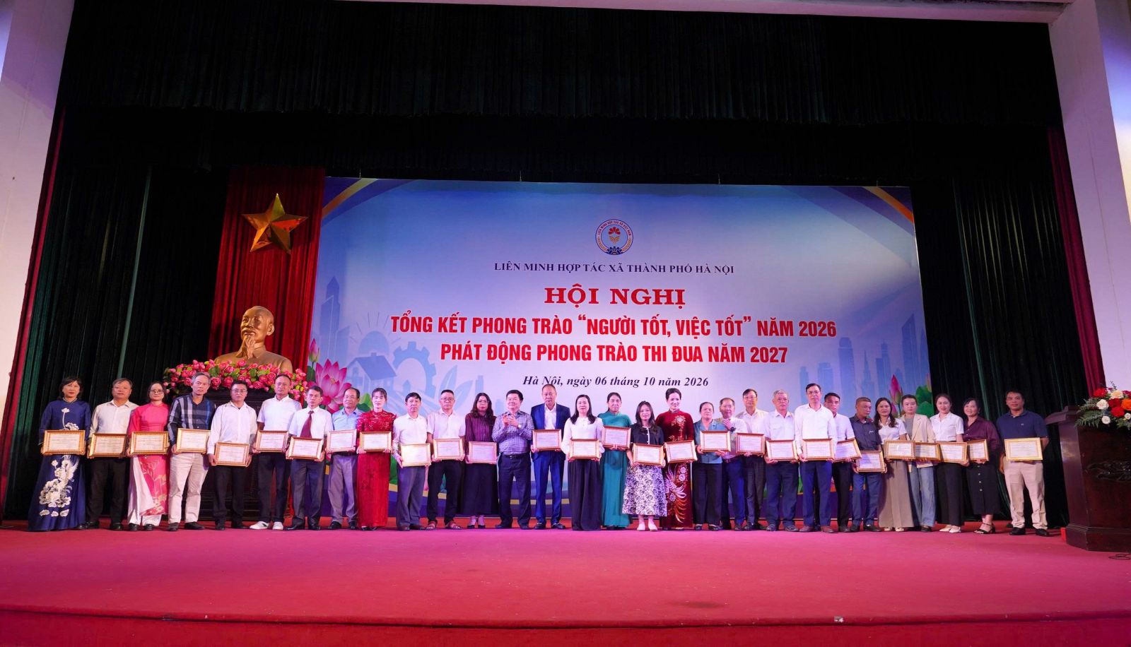 ĐỖ TUẤN KIÊN: NHỮNG CHUYẾN XE CHỞ TÌNH NGƯỜI