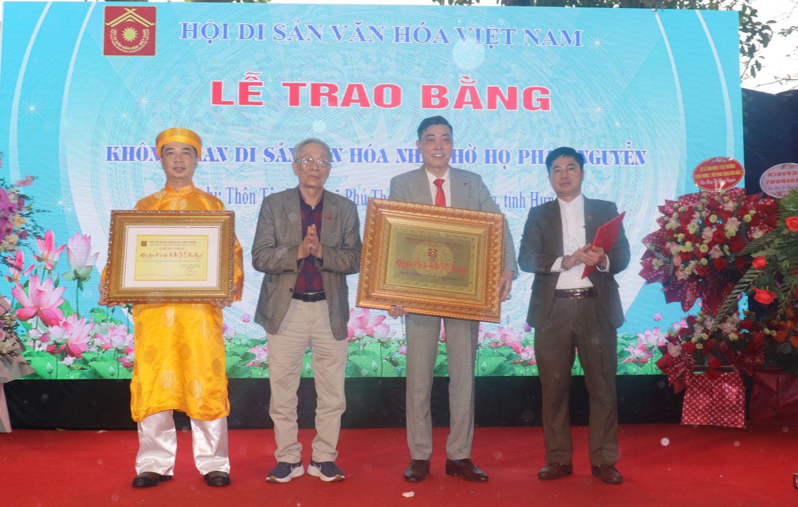  Nhà thờ họ Phạm Nguyễn, Hưng Yên: đón nhận bằng xác lập kỷ lục và chứng nhận “Không gian di sản văn hóa Tâm Linh Việt