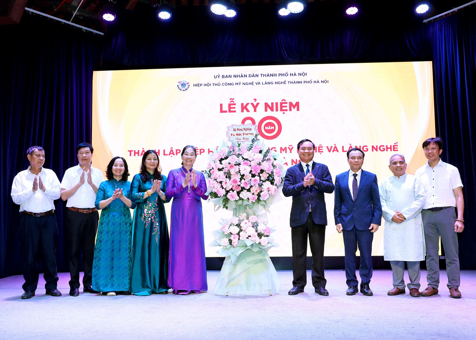 HIỆP HỘI THỦ CÔNG MỸ NGHỆ VÀ LÀNG NGHỀ HÀ NỘI:  20 năm Hành trình phát triển bền vững và nỗ lực khẳng định vai trò bảo tồn, phát huy giá trị truyền thống.