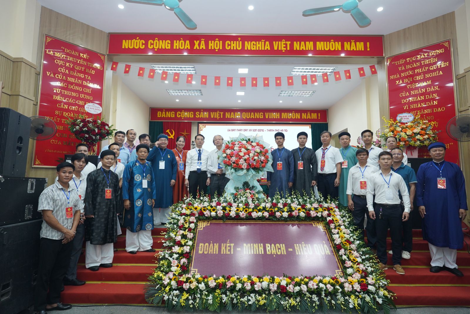 GỬI NIỀM TIN NHỮNG NGƯỜI “GIỮ LỬA” NGHỀ TRUYỀN THỐNG