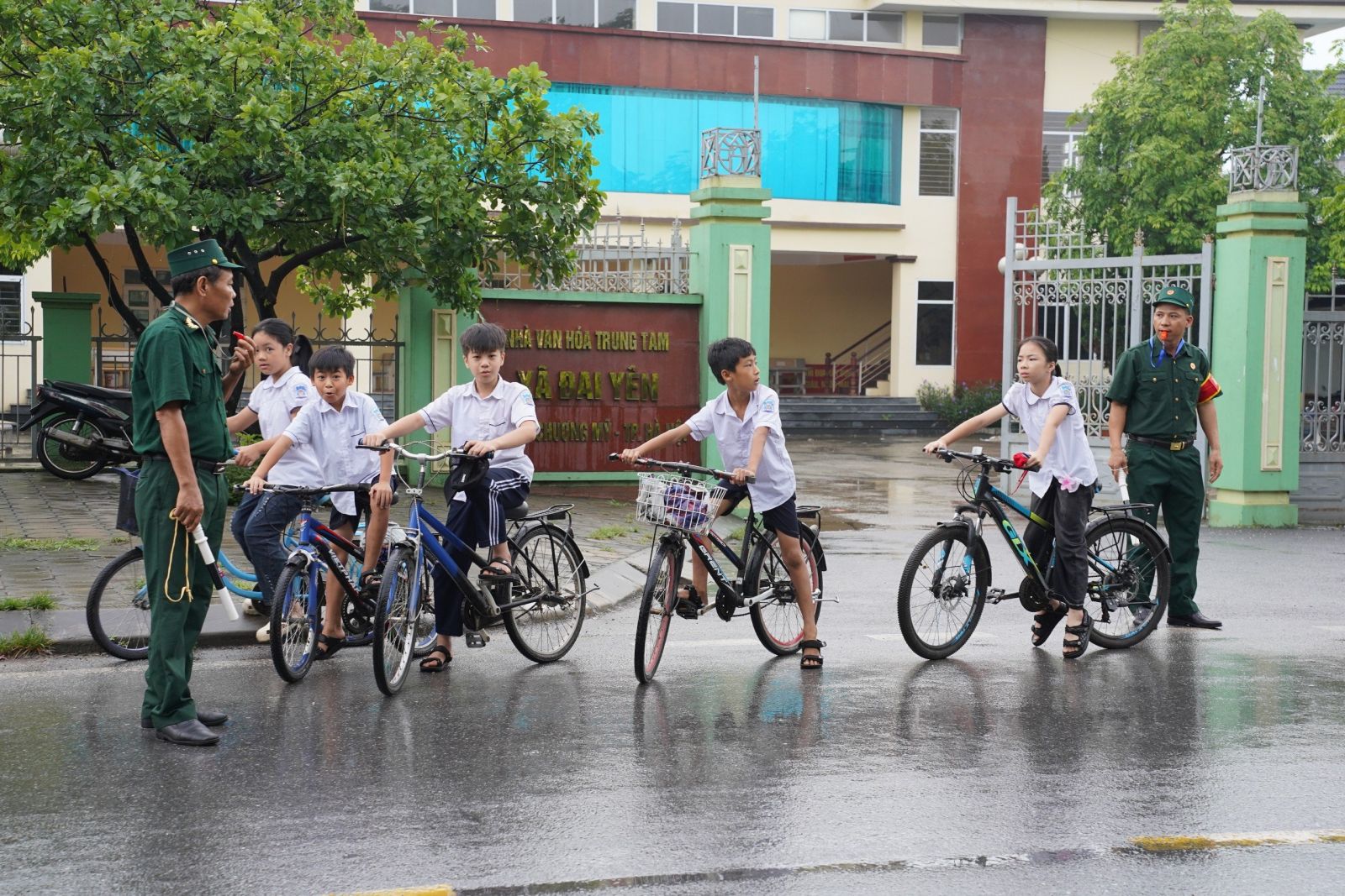 Mô hình hay: TỔ CỰU CHIẾN BINH VỚI AN TOÀN GIAO THÔNG