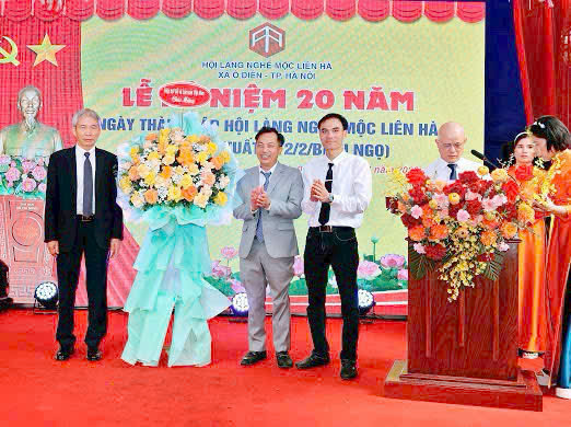 LÀNG NGHỀ MỘC LIÊN HÀ – VƯƠN MÌNH TỪ TRUYỀN THỐNG