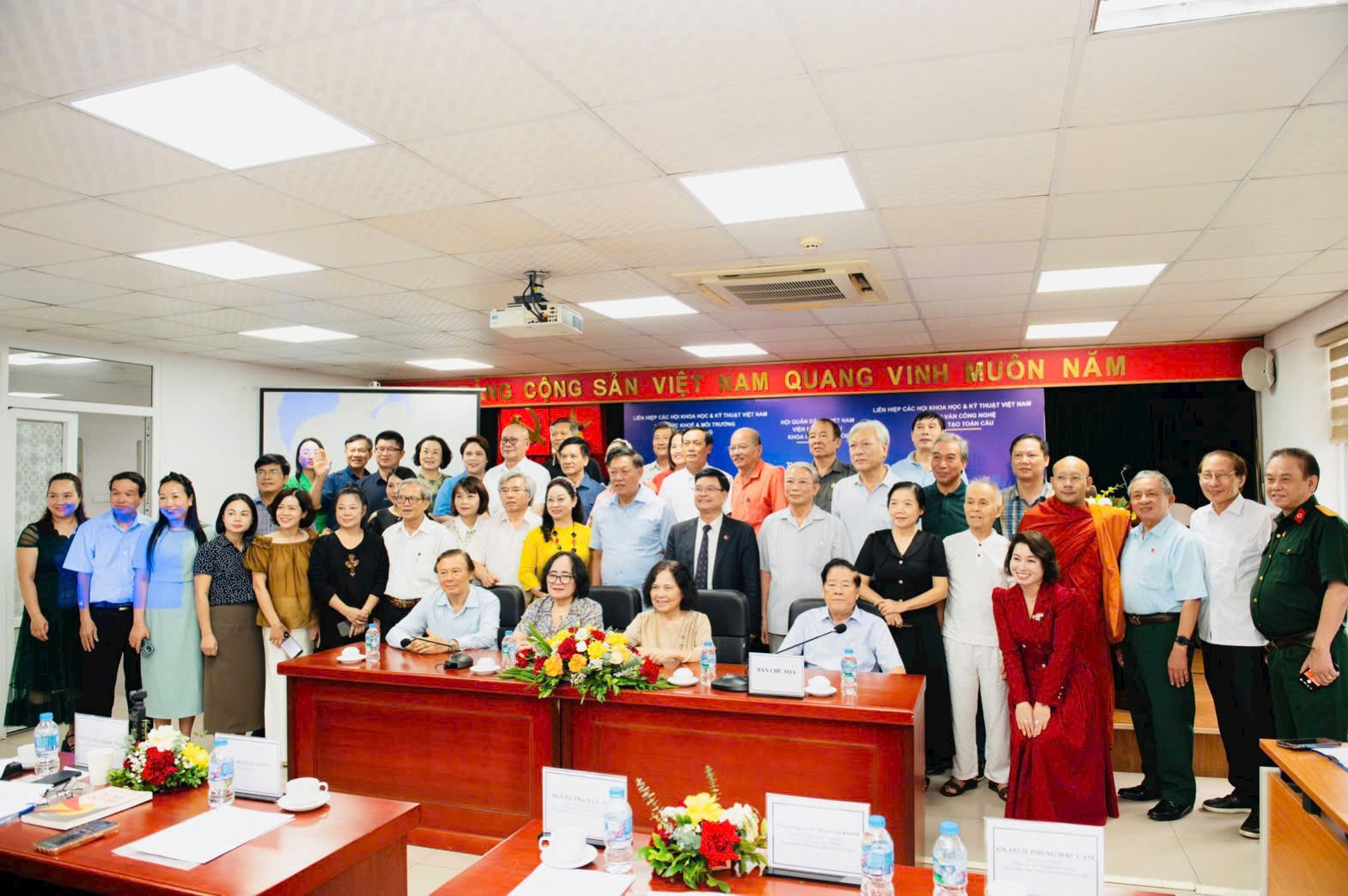 ĐỊNH HƯỚNG PHÁT TRIỂN CÁC TRẠM Y TẾ QUÂN DÂN Y KẾT HỢP: TỪ THỰC TIỄN ĐẾN TẦM NHÌN KỶ NGUYÊN MỚI