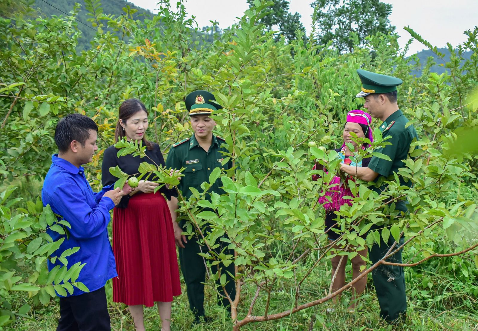 MÙA XUÂN VÀ “THẾ TRẬN LÒNG DÂN” NƠI BIÊN GIỚI