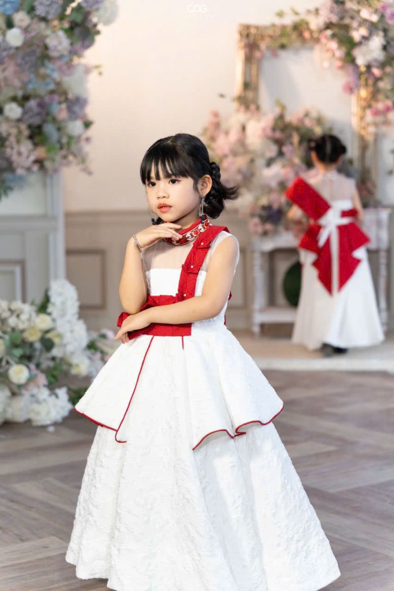 Khánh Ngọc Luxury – Tài Năng Nhí Đầy Triển Vọng Trong Làng Giải Trí