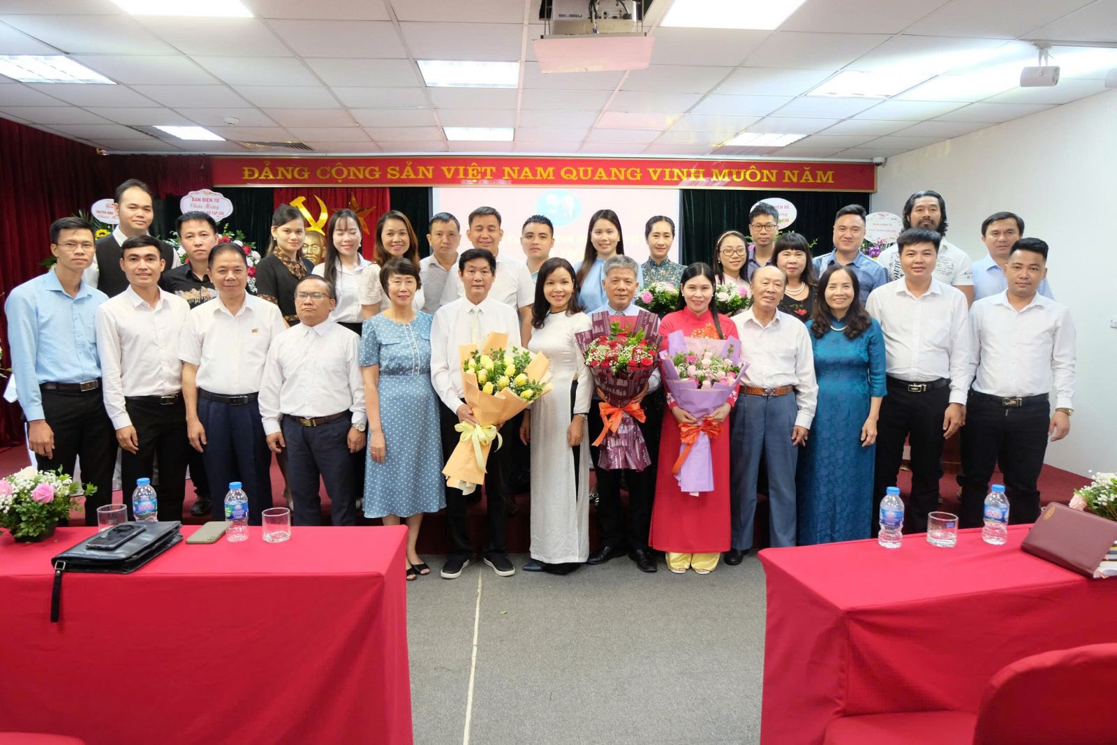 HỒ CHÍ MINH NHÀ BÁO VĨ ĐẠI