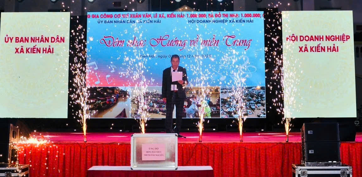  Đêm nhạc “Hướng về miền Trung”: LAN TỎA SỨC MẠNH TỪ TÌNH NGƯỜI XÃ KIẾN HẢI