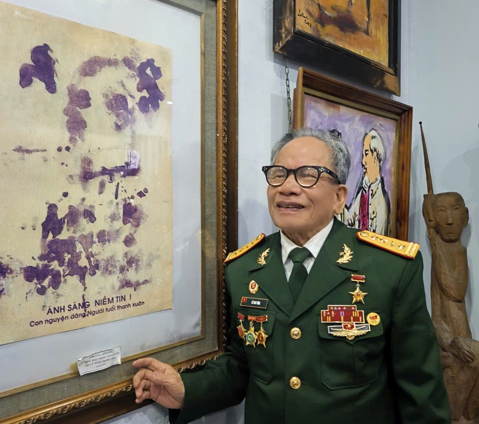 Hoạ sĩ Lê Duy Ứng – Dâng trọn thanh xuân cho Tổ quốc và nghệ thuật