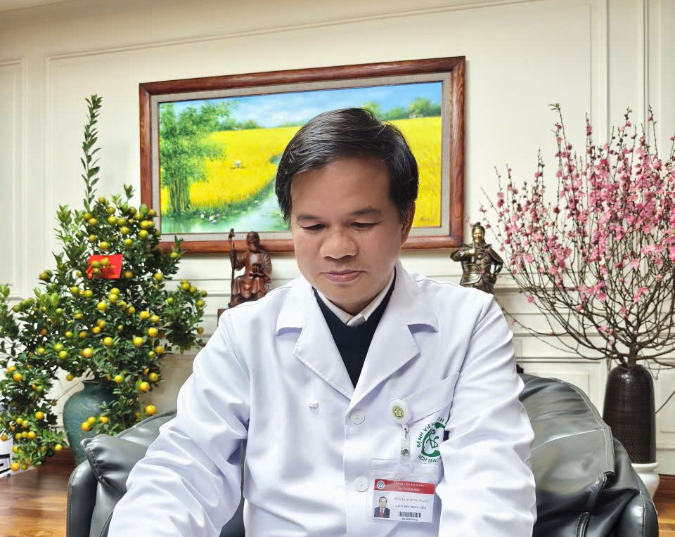 Người thắp lên tình yêu thương